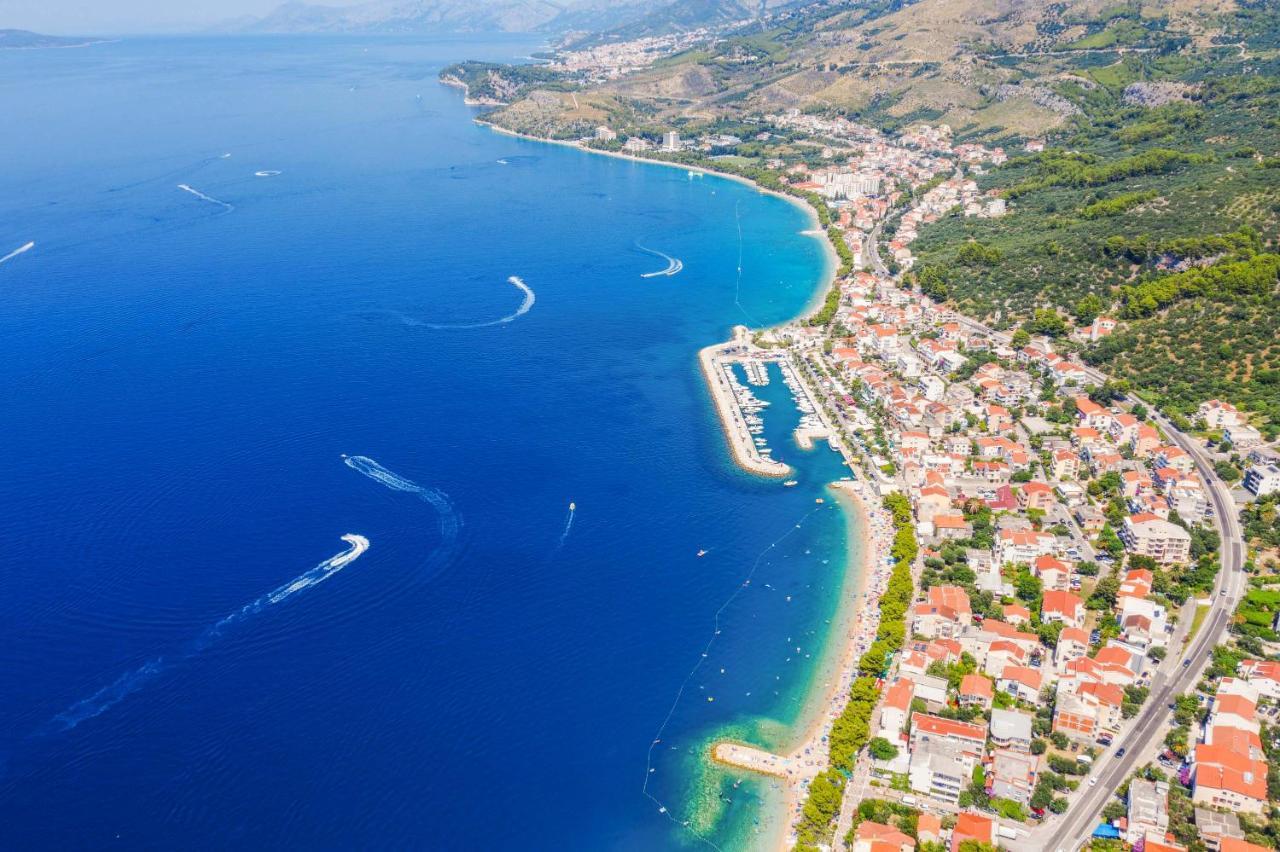 Apartments Promenada - Beachfront Tučepi Kültér fotó