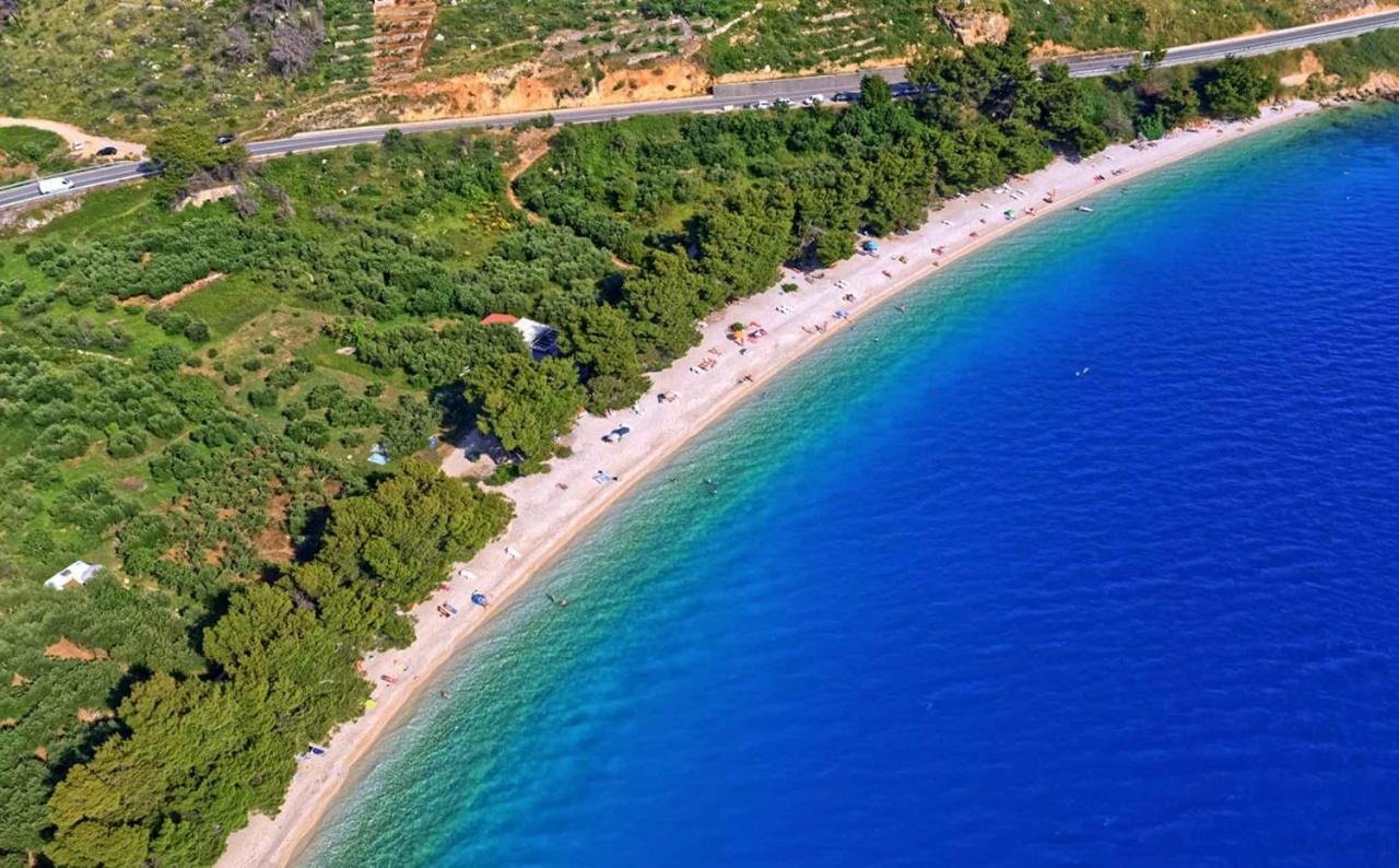 Apartments Promenada - Beachfront Tučepi Kültér fotó