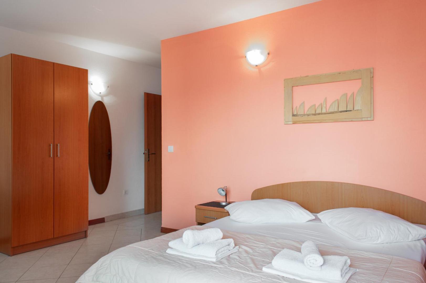 Apartments Promenada - Beachfront Tučepi Szoba fotó